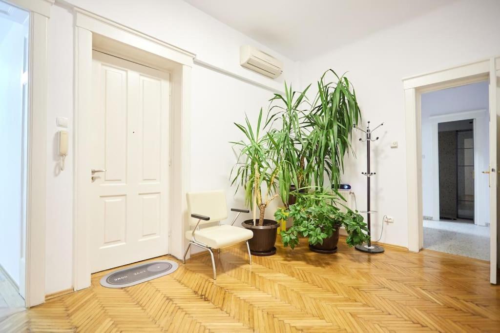Caragiale Apartment Bucharest Exterior photo
